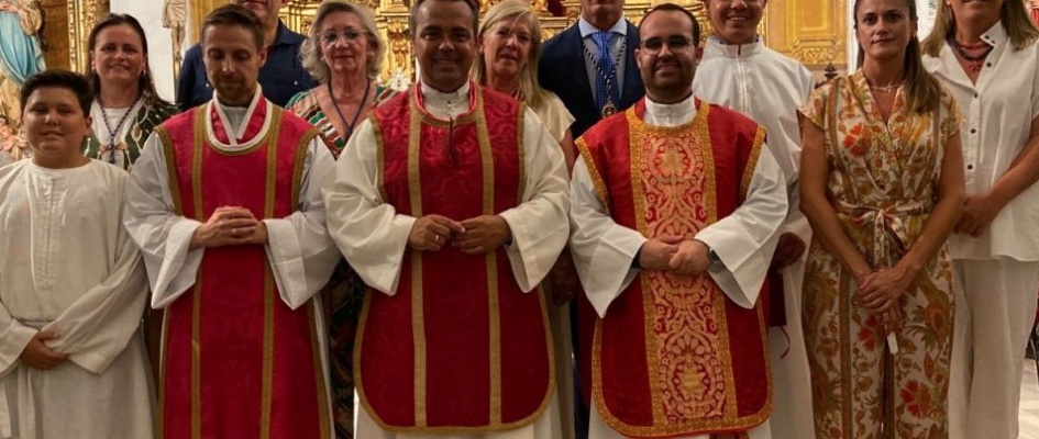 1.-El sacerdote Fernando Martín toma posesión