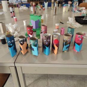 1.-TALLER DE LECTURA Y MANUALIDADES EN LA BIBLIOTECA MUNICIPAL