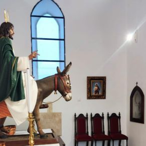 2.-El Ayuntamiento de El Rubio colabora en el pintado de la Capilla