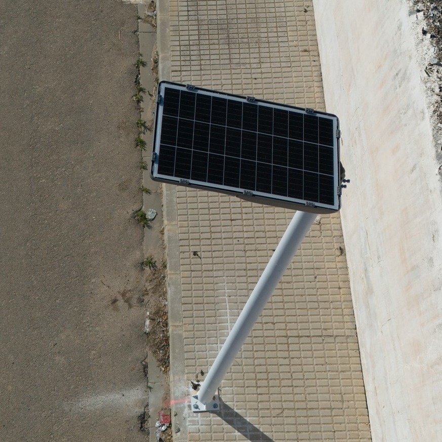 2.-INSTALACIÓN DE LAS PRIMERAS FAROLAS SOLARES EN EL RUBIO