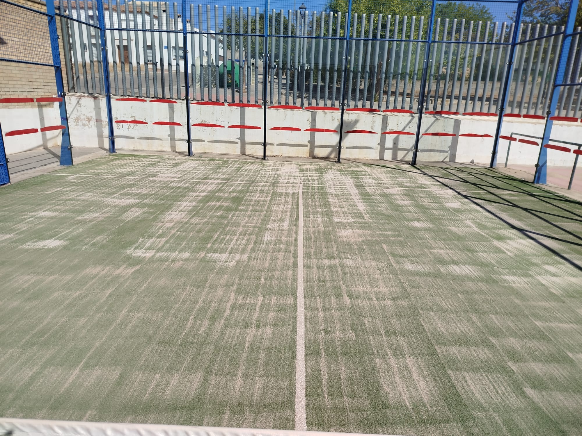 2.-MEJORAS EN LAS DOS PISTAS DE PÁDEL DEL POLIDEPORTIVO MUNICIPAL