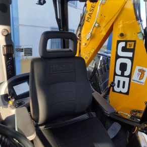 2.-NUEVA RETROEXCAVADORA