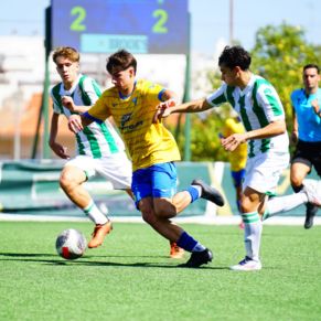 3.-MIGUEL DOMÍNGUEZ jugador del Córdoba CF en DIVISIÓN DE HONOR