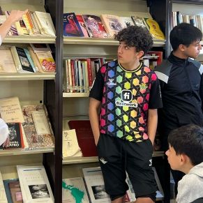 4.-EL ALUMNADO DEL INSTITUTO VISITA LA BIBLIOTECA MUNICIPAL CON MOTIVO DEL DÍA DEL LIBRO
