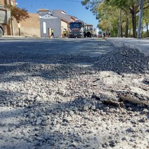 4.-FRESADO Y ASFALTADO DE TRAMOS EN MAL ESTADO DE VICENTE ALEIXANDRE Y TOMÁS Y VALIENTE