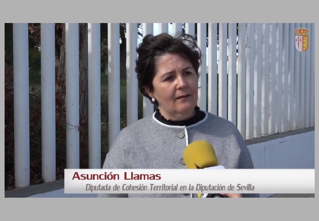 La diputada de Cohesión Territorial en la Diputación de Sevilla, Asunción Llamas visita las obras