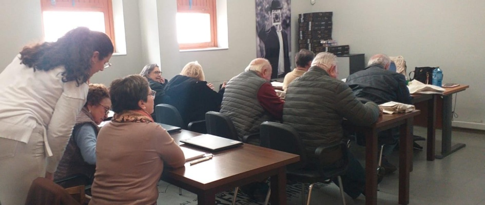 NUEVAS TECNOLOGÍAS PARA ADULTOS. SOLUCIONES A LA BRECHA DIGITAL